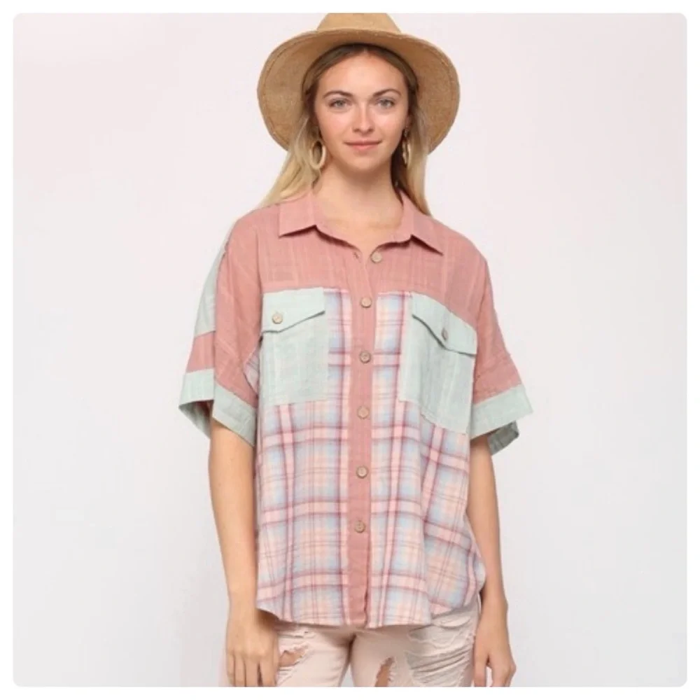 $12 start 121 🆑Textured Woven and Plaid Mixed Button Down Top Front Pockets - Picture 2 of 4